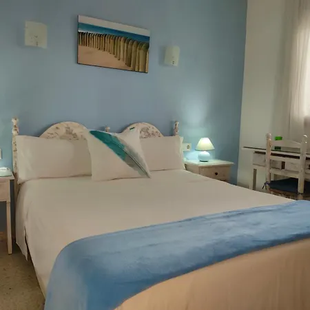 Pinares يوريت دي مار