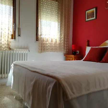 Pinares بيت ضيافة يوريت دي مار