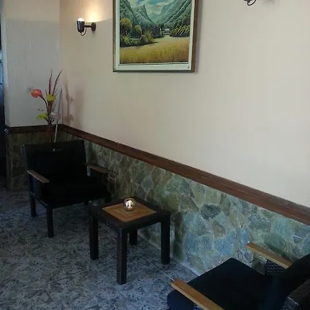 Pinares 2* يوريت دي مار